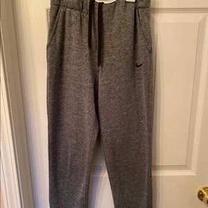 gray nike sweatpants/joggers